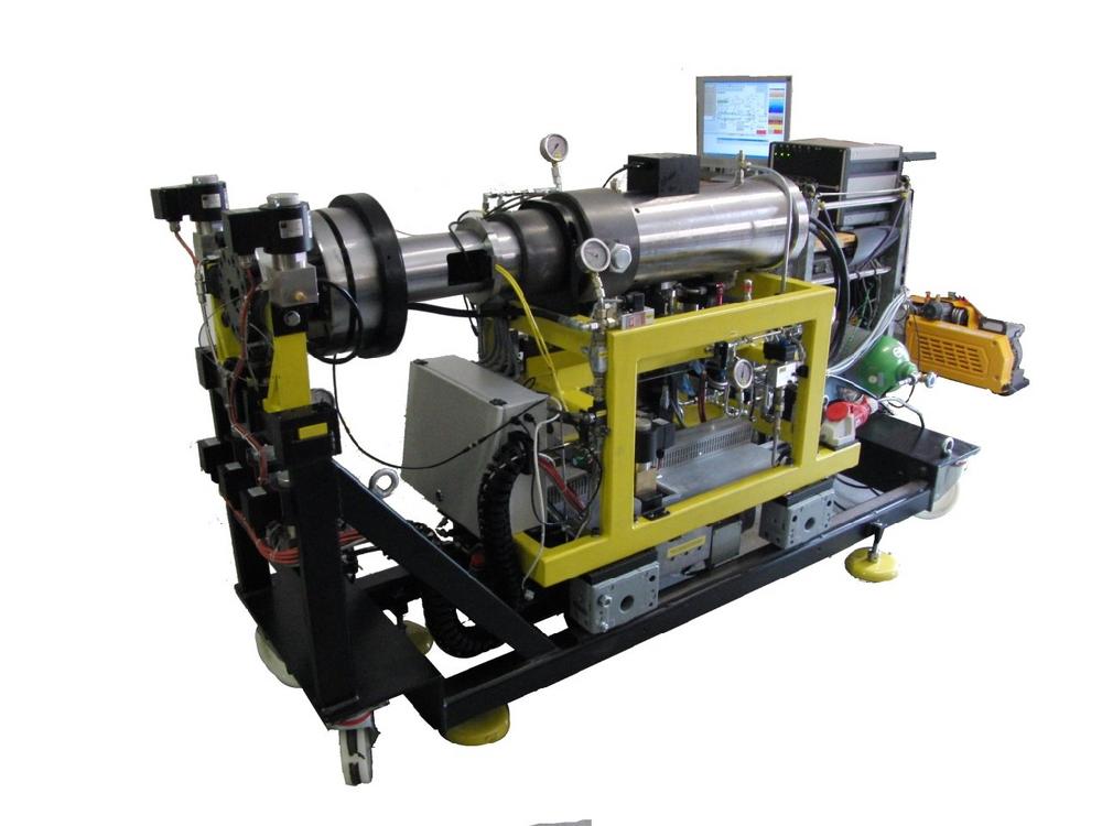 RCM - Rapid Compression/Expansion Machine zur Simulation und optischen Untersuchung innermotorischer Verbrennungsvorgänge