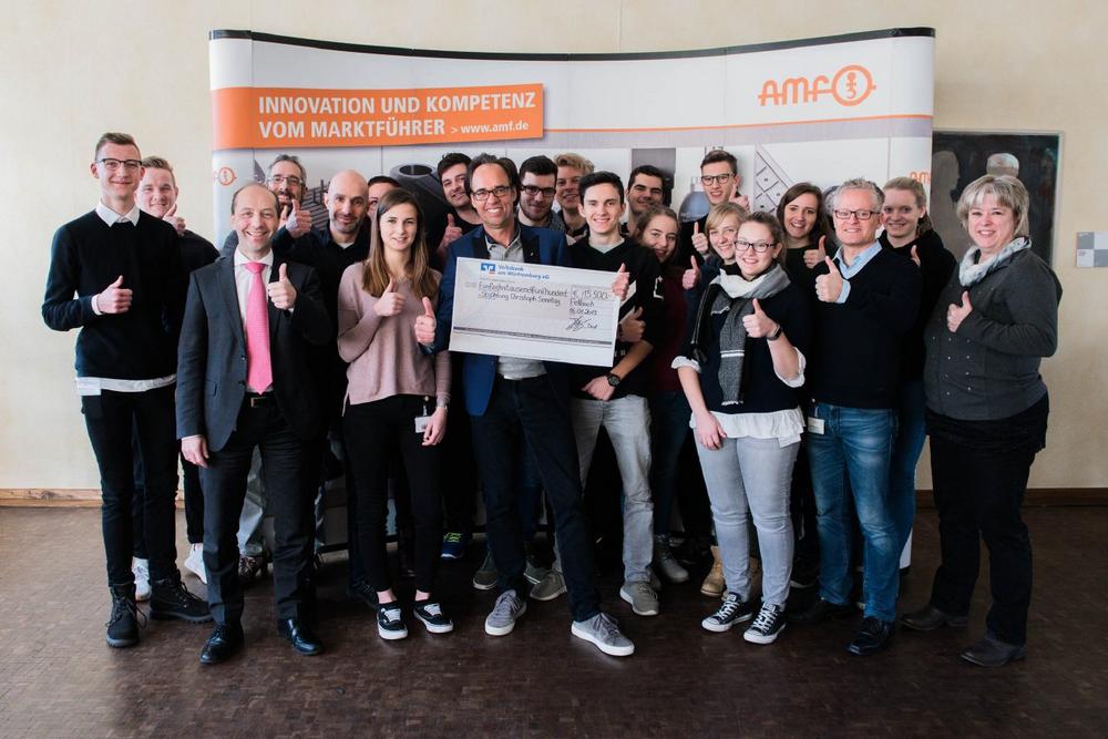 Stiphtung Christoph Sonntag freut sich über 15.500 Euro Spende der AMF-Auszubildenden