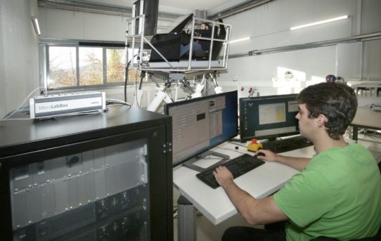 Thüringer Innovationszentrum Mobilität errichtet hochmodernen Fahrsimulator