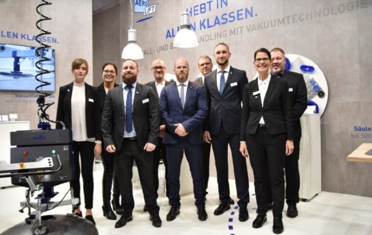 Das AERO-LIFT Messe-Team sagt Bye-bye Blechexpo