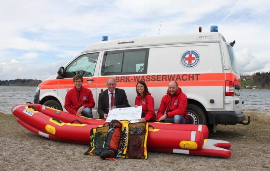 MAHA unterstützt Wasserwacht Rottachtal mittels Familie Rauch-Stiftung und übernimmt Anschaffungskosten eines neuen Rettungsschlittens