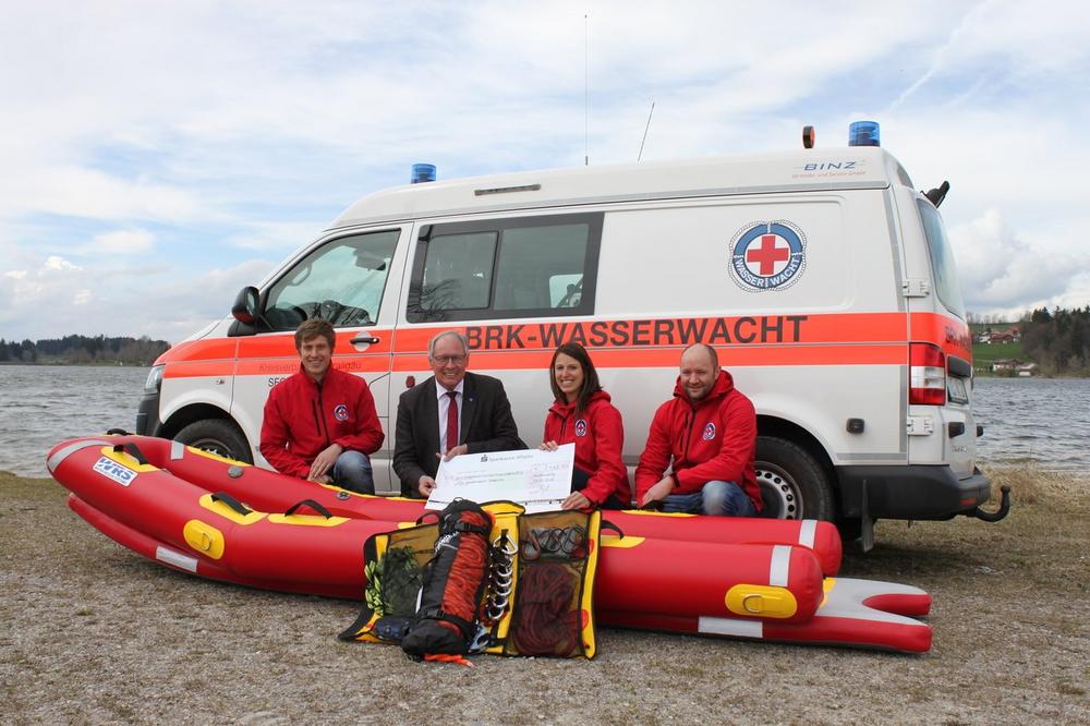 MAHA unterstützt Wasserwacht Rottachtal mittels Familie Rauch-Stiftung und übernimmt Anschaffungskosten eines neuen Rettungsschlittens