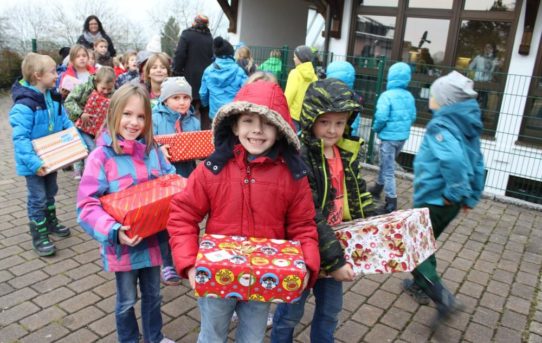 MAHA Weihnachtspäckchen Aktion sorgt für strahlende Kinderaugen