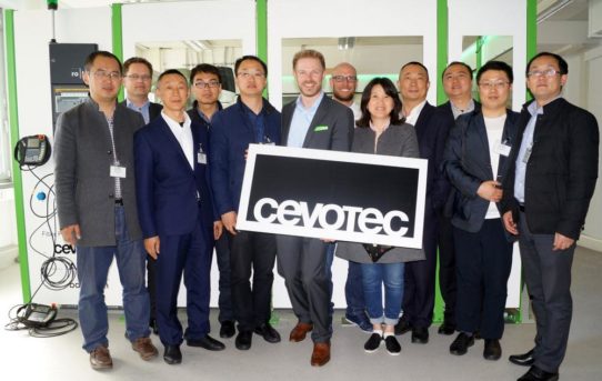 Chinesische Delegation zu Besuch bei Cevotec und dem Ludwig Bölkow Campus