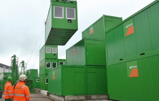 Hebt sicher ab: ConFlex, die Revolution zum Versetzen von Bau-Containern