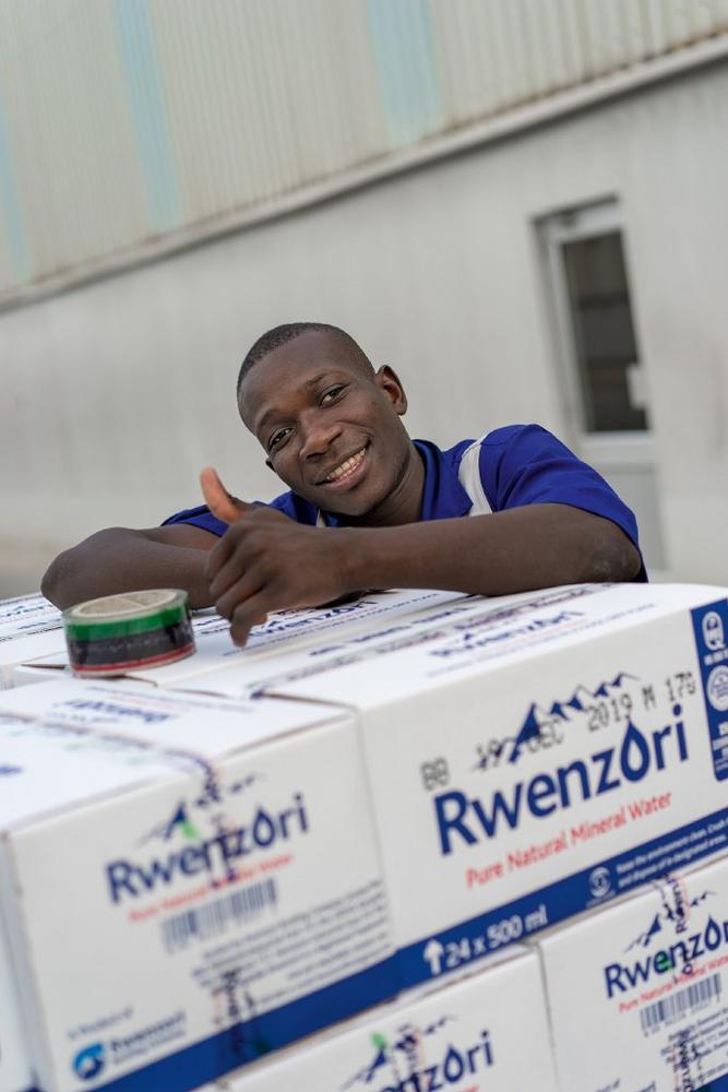 Gipfelstürmer: Rwenzori Bottling Company investiert in neue PET-Wasserlinie von KHS