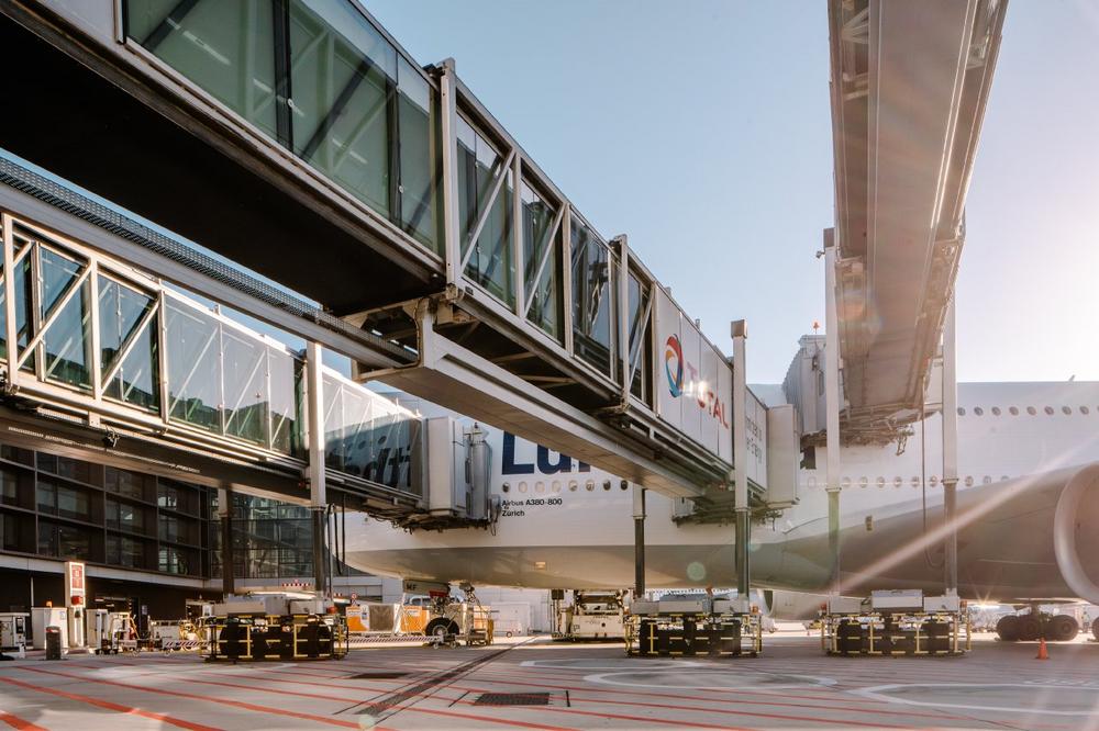 thyssenkrupp Elevator sorgt mit Fluggastbrücken für nahtlosen Passagiertransport am neu eröffneten Mega-Flughafen Istanbul