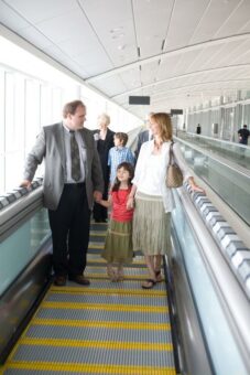 thyssenkrupp verbessert Flugverbindungszeiten am internationalen Flughafen Toronto Pearson in Kanada