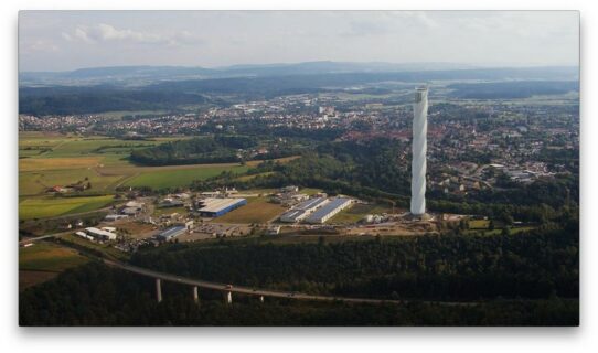 Die Zukunft ist da: thyssenkrupp stellt mit MULTI weltweit ersten seillosen, horizontal fahrenden Aufzug vor