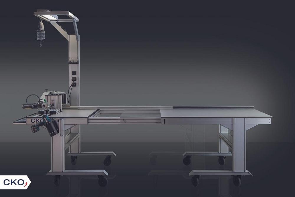 Ergonomische Montagetische von CKO:  Arbeitszeitersparnis und optimierte Prozesse in der Bearbeitung von Aluminiumprofilen