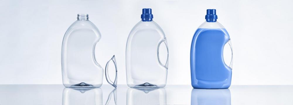 Höhere Stabilität bei weniger Materialeinsatz: KHS entwickelt PET-Flasche mit eingeklebtem Griff