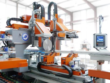 Maßgeschneiderte CNC-Plattform bietet wirtschaftliche Lösung für integrierte Aluminium-Verarbeitungslinie