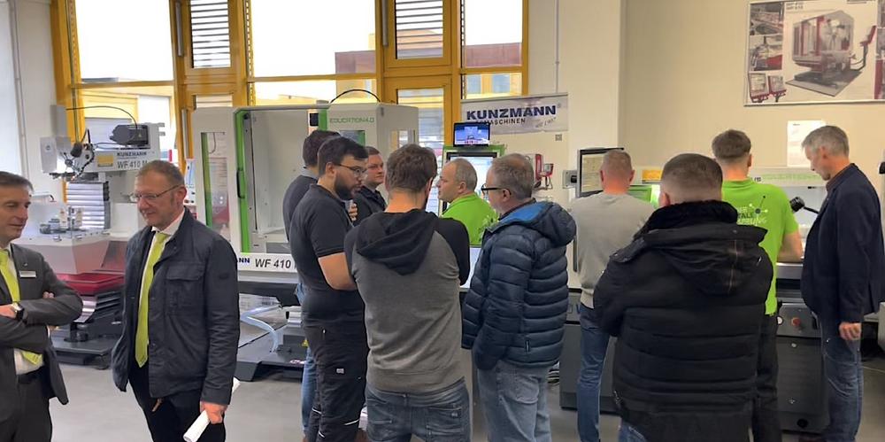 Großes Interesse an der digitalen Metallausbildung mit EDUCATION4.0 auf dem Ausbildertag der Hausmesse bei Schachermayer in Linz