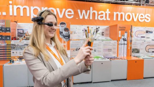 Remote Scouts auf der Hannover Messe: igus bringt Neuheiten live auf den Bildschirm