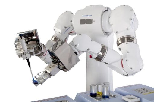 Automatisierte Labortests mit Robotern