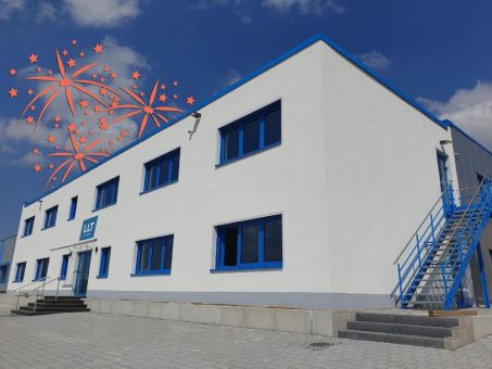 Feierliche Einweihung des neuen Firmengebäudes der LLT Applikation GmbH: Maschinenbau, Auftragsfertigung und Firmenjubiläum