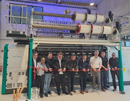 Raschelmaschine bringt Smart-Textile-Projekte voran