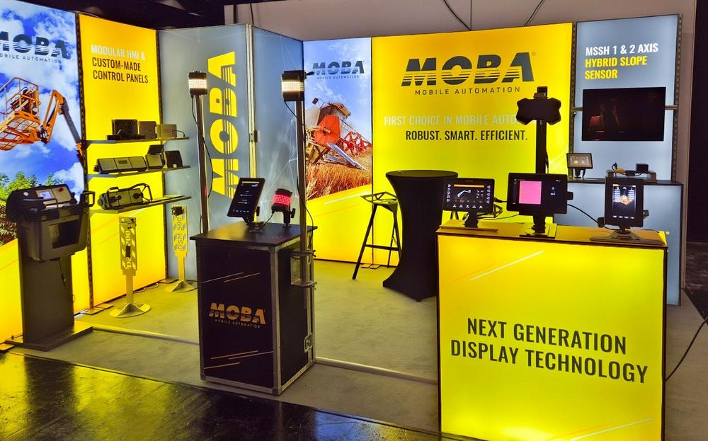 Von Kran bis Acker: MOBA präsentiert auf der iVT Expo seine Automatisierungslösungen für Off-Highway-Fahrzeuge