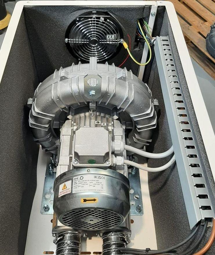 Effizient und leise: K05MS-1,1-3ph-ATEX II 3GD mit Schallschutzhaube 25IH5 für Ex-Zonen-Anwendungen