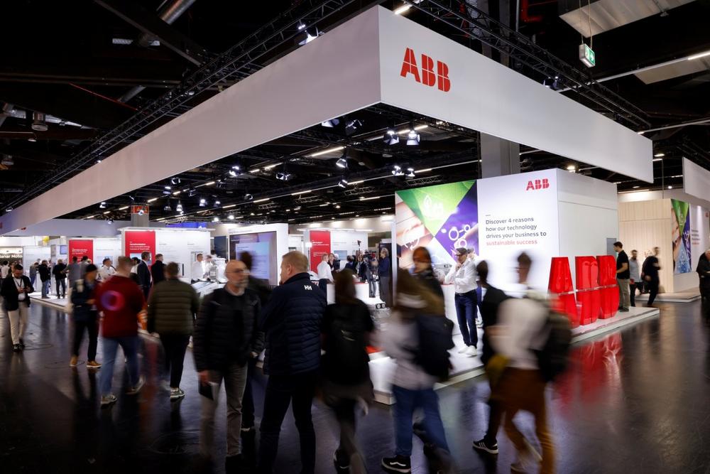 ABB zeigt auf der SPS 2025 Lösungen für sichere, effiziente und zukunftsfähige Industrieanwendungen