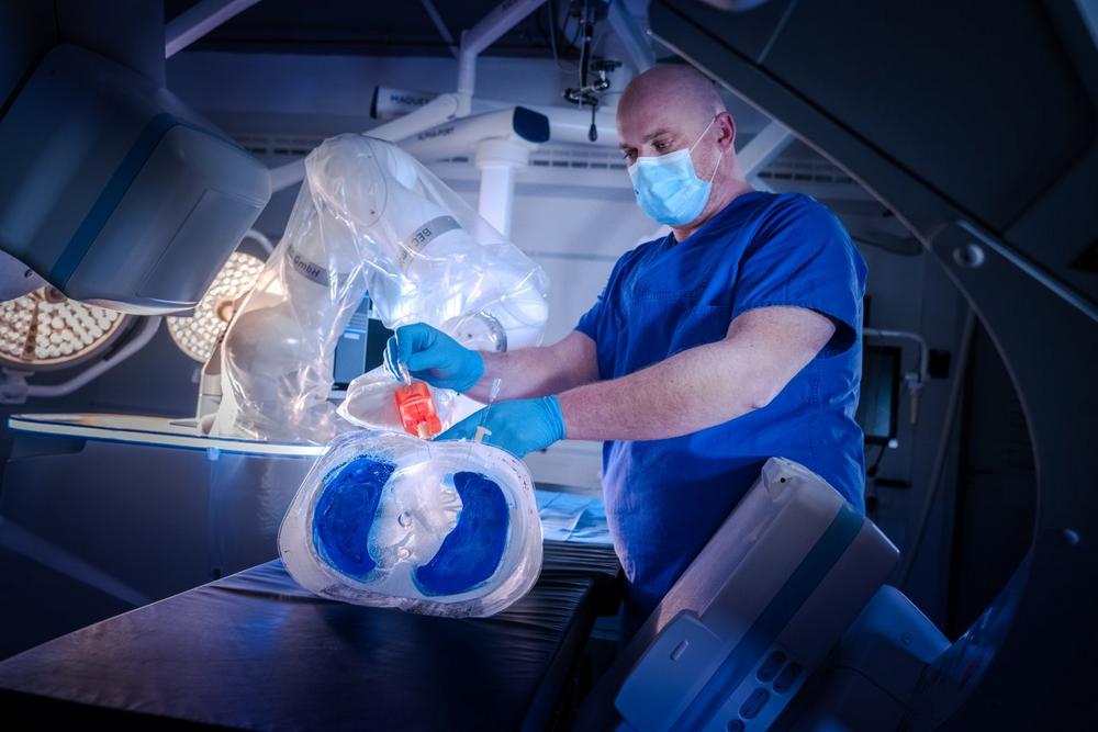 BEC Robotics erhält CE-Zulassung für Medizinrobotik-System guidoo®