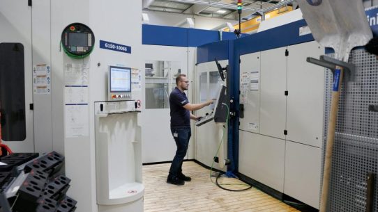 Flexibilität neu definiert – GROB setzt auf Automationslösungen aus dem eigenen Haus