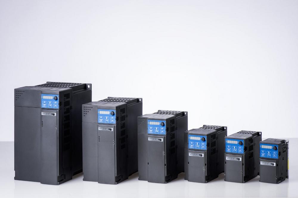 Maximale Effizienz in der Antriebstechnik mit kompakten Frequenzumrichtern von PETER electronic