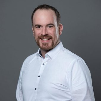 Herausforderung: Scharniere oder Verschlüsse einfach und zuverlässig befestigen