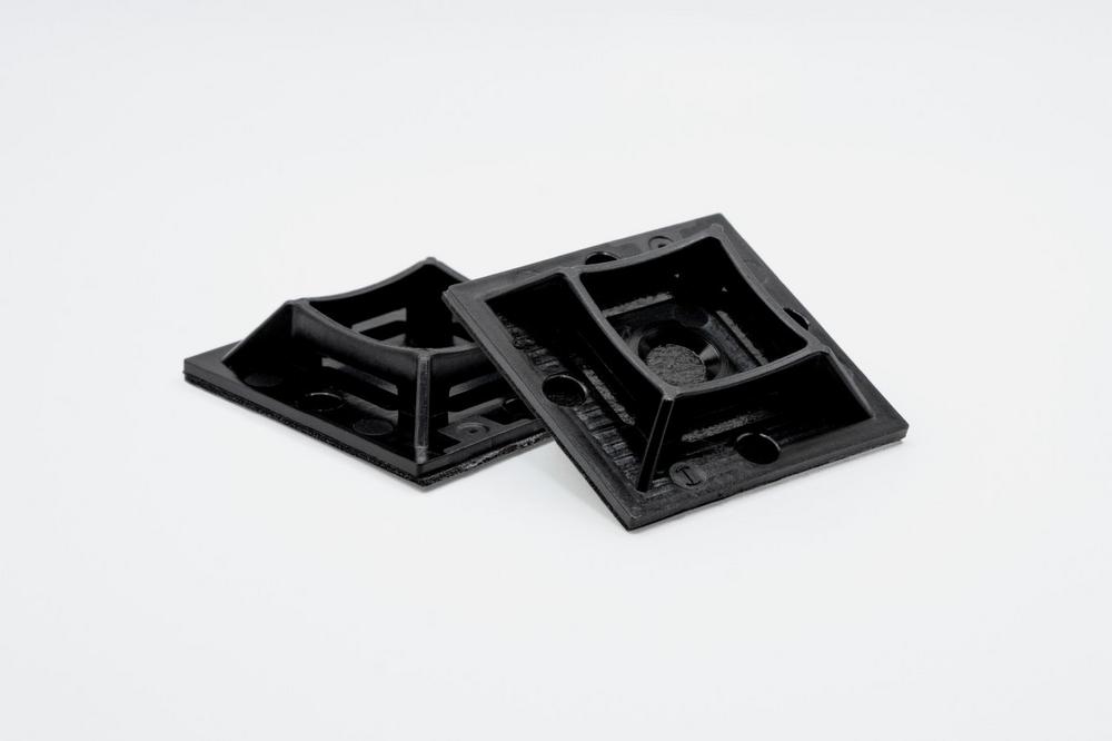 Der Universalklebesockel: sichere Kabelbefestigung für Industrie und Handwerk