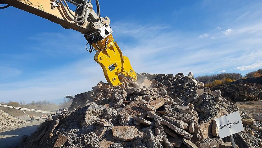 Epiroc erweitert Garantie für ausgewählte Baggeranbaugeräte mit HATCON™