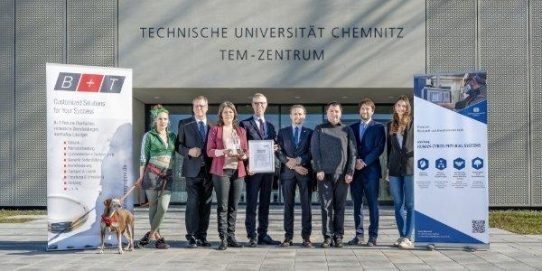 B+T ehrt TU Chemnitz mit Innovation Award 2025