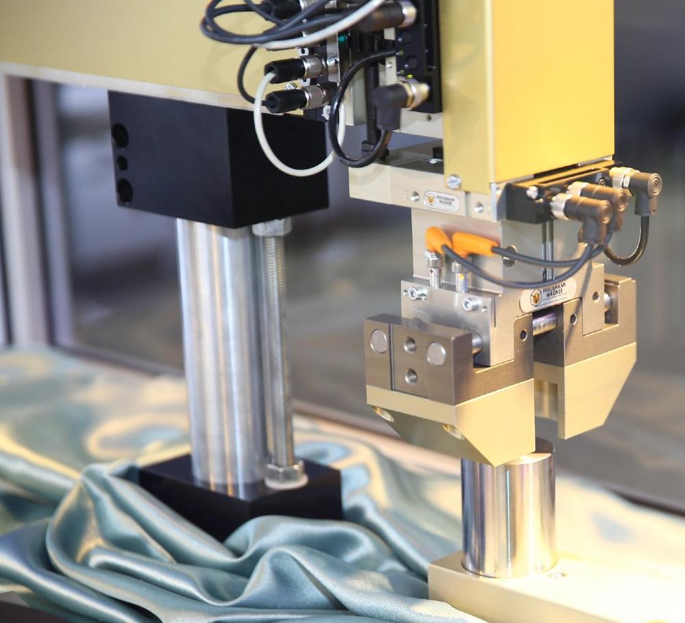 Modulares Pick-and-Place-System von Friedemann Wagner GmbH - schnell verfügbar und kosteneffizient