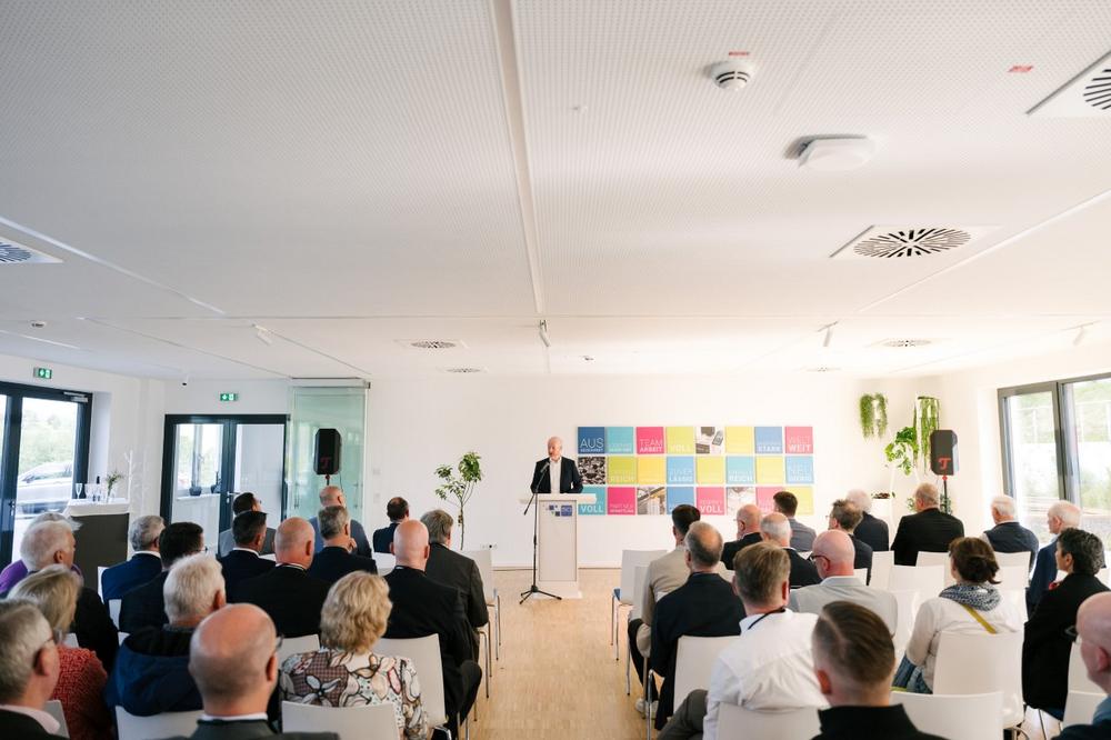 DATRON AG feiert Einzug in neuen Stammsitz in Ober-Ramstadt