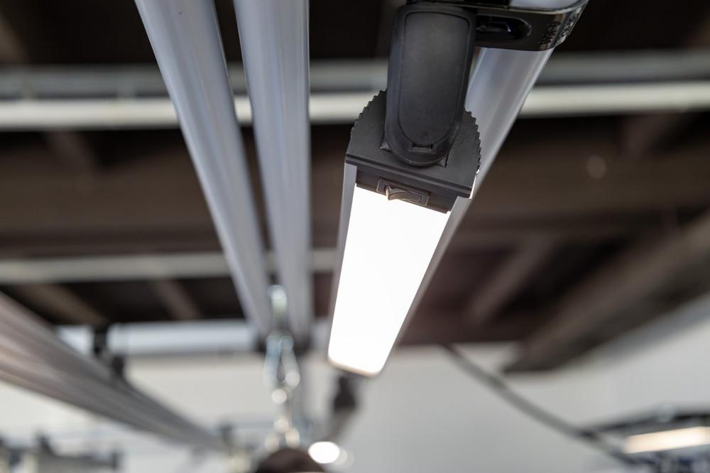 Arbeitsplatzbeleuchtung in der Lean Production: Mit LED-Technik Ergonomie und Qualität verbessern